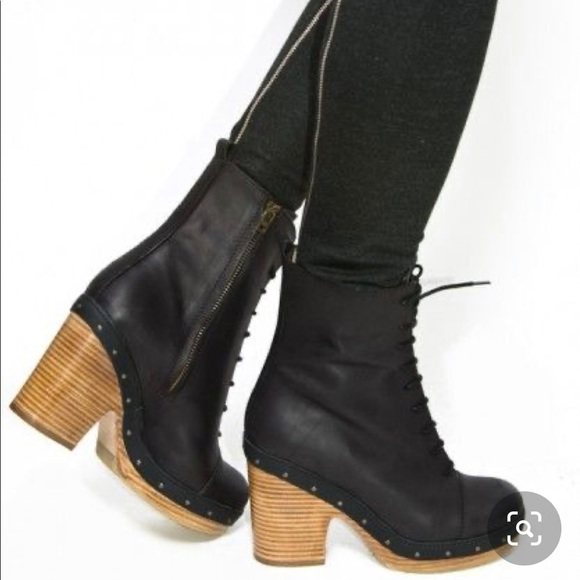 Acne Lea Shank leather heeled booties size 7/8 •UNIQUELY YOURS• - Picture 1 of 8